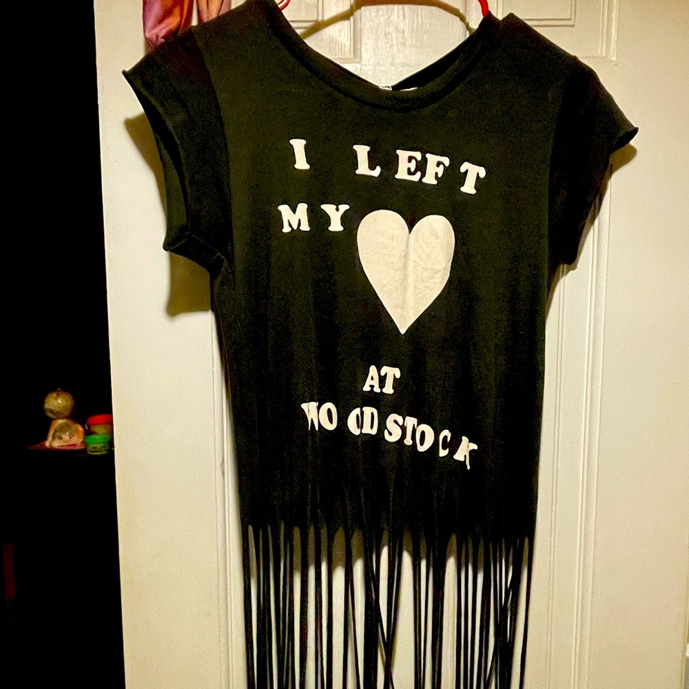 ✌️Woodstock long fringe crop top